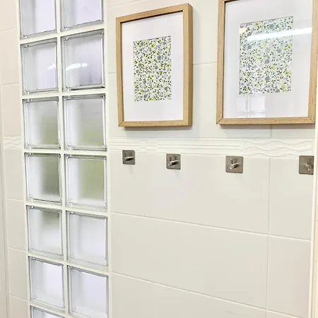 Little * 普拉加德阿罗